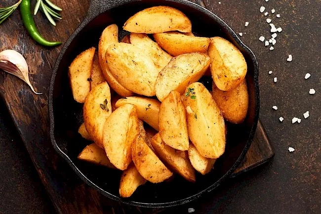 Ile kalorii mają frytki? Zaskakujące różnice w kaloryczności!